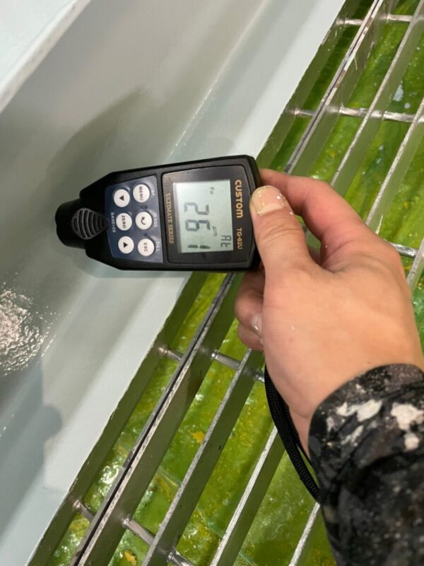 福岡県大牟田市　工場内　鉄骨架台の塗装　膜厚測定