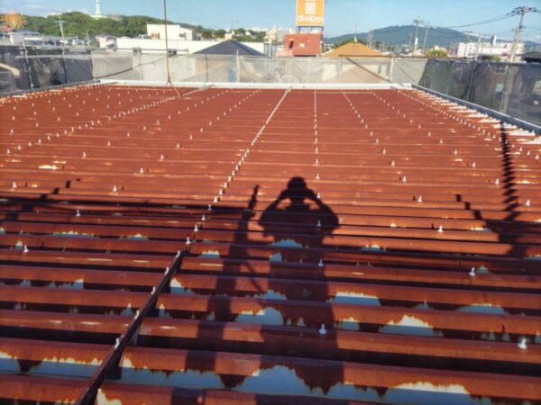 福岡県大牟田市　営業所　屋根塗装工事　トタン屋根の高圧洗浄
