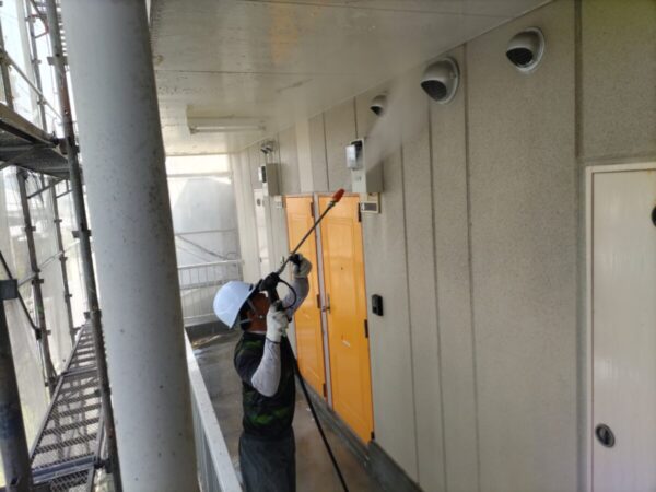 福岡県大牟田市　マンション　屋根・外壁塗装工事　高圧洗浄
