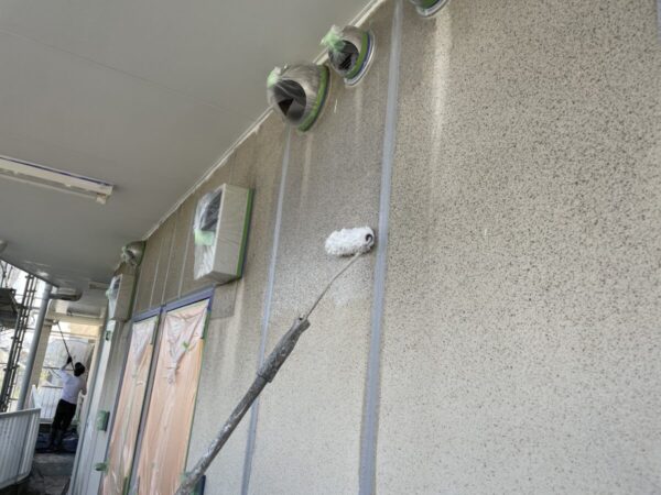 福岡県大牟田市　マンション　外壁塗装工事　共用廊下の外壁塗装