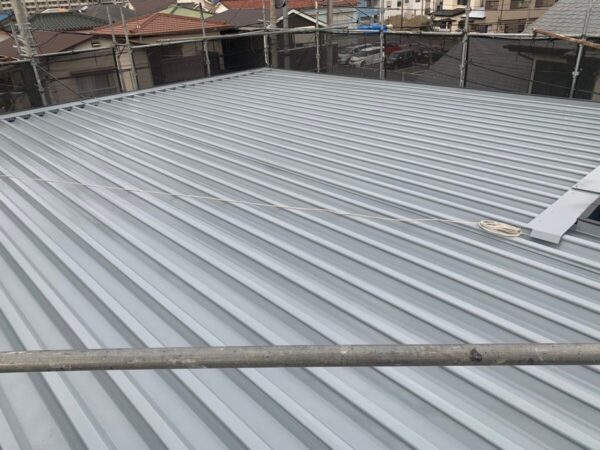 福岡県大牟田市　T様邸　屋根塗装工事　ガルバリウム鋼板　下地処理～塗装～施工完了
