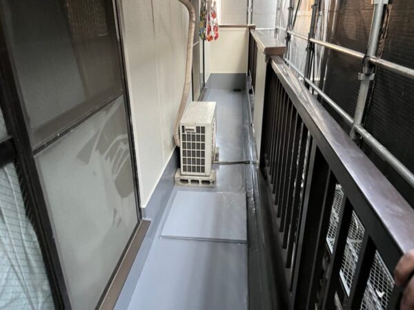 福岡県大牟田市　アパート　ベランダ防水工事　ウレタン防水のメリットってなに？