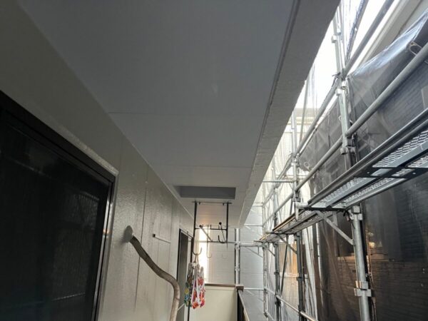 福岡県大牟田市 アパート 外壁塗装工事 付帯部塗装 軒天まで塗装して完璧な仕上がりへ