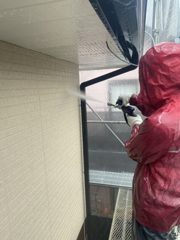 福岡県大牟田市　N様邸　外壁塗装工事　足場設置と高圧洗浄で作業環境が整いました