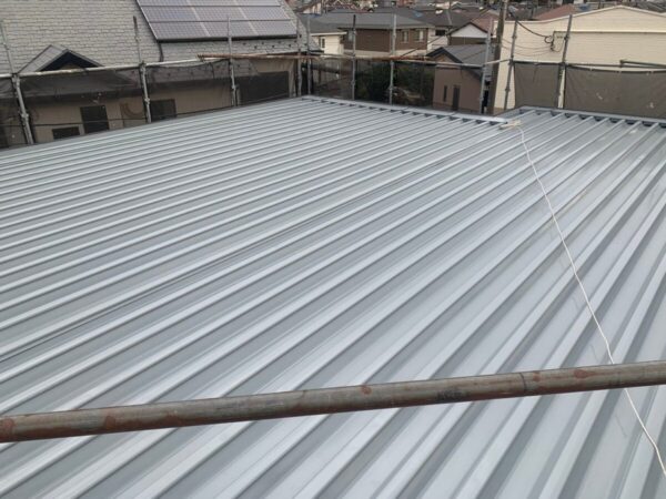 福岡県大牟田市 T様邸 屋根塗装工事 ガルバリウム鋼板 下地処理~塗装~施工完了