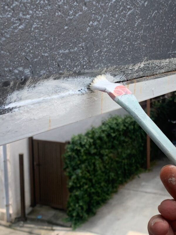 福岡県大牟田市　アパート　外壁塗装工事　ひび割れ補修で下地を補強しました！