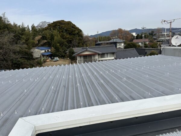 福岡県八女市　A様邸　屋根塗装工事　折板屋根　錆を防ぐために錆止め塗装をおこないました！